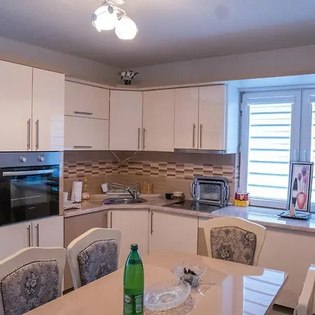 Hadzic Apartment *